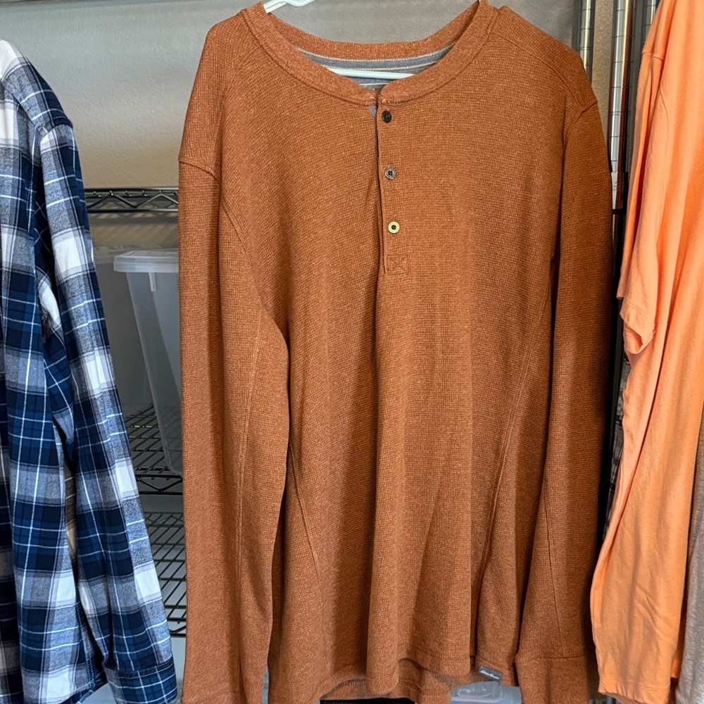 Eddie Bauer Men's Long Sleeve Henley in Rust